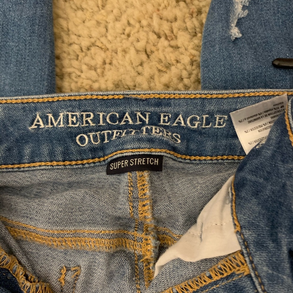 High Rise Ripped Jeans - Picture 6 of 7